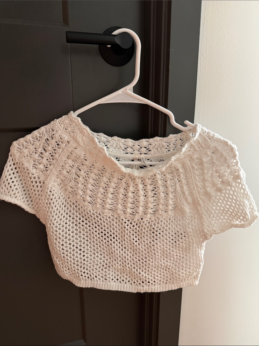 Crochet Knit Crop Top in white